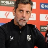 Quique Sánchez Flores, en una rueda de prensa de su etapa como entrenador del Sevilla
