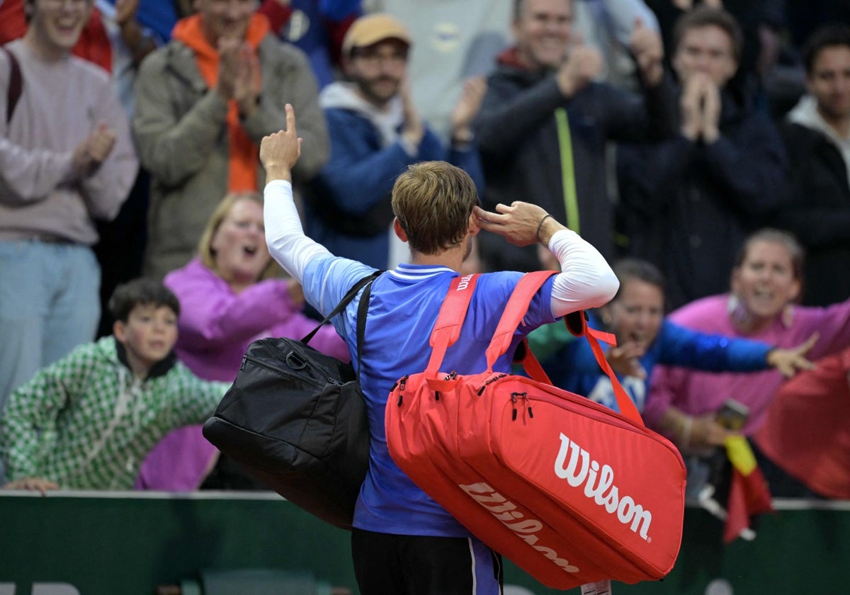 David Goffin responde a la grada tras ganar su partido