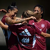 España vence a Dinamarca y mete pie y medio en la Eurocopa de Suiza 2025