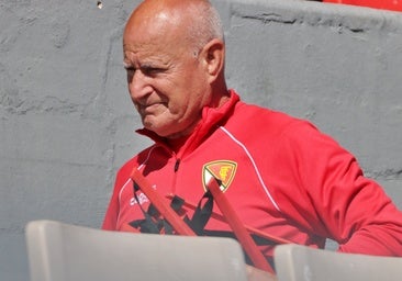 El eterno utillero del fútbol modesto: 73 años y más de medio siglo entre botas y camisetas