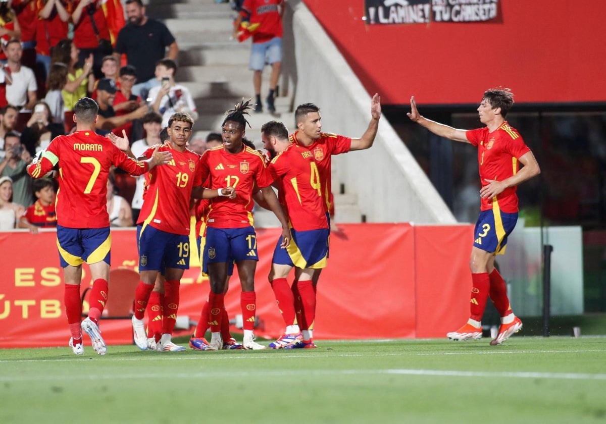 Los jugadores de la selección celebran uno de los goles ante Irlanda del Norte