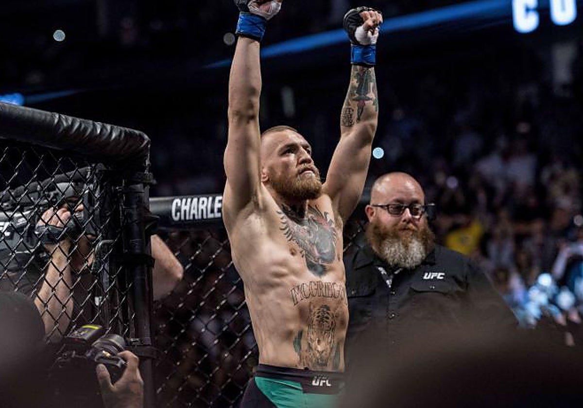 Conor McGregor antes de entrar a competir en la jaula de UFC