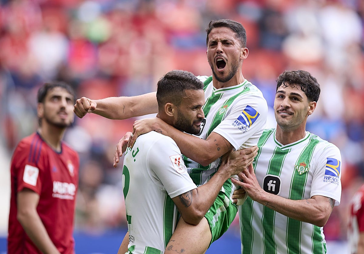 Fornals celebra su gol frente al Osasuna en el Sadar