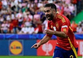 Carvajal marca su primer gol con España diez años después de debutar: «Ha sido de 'killer' absoluto»