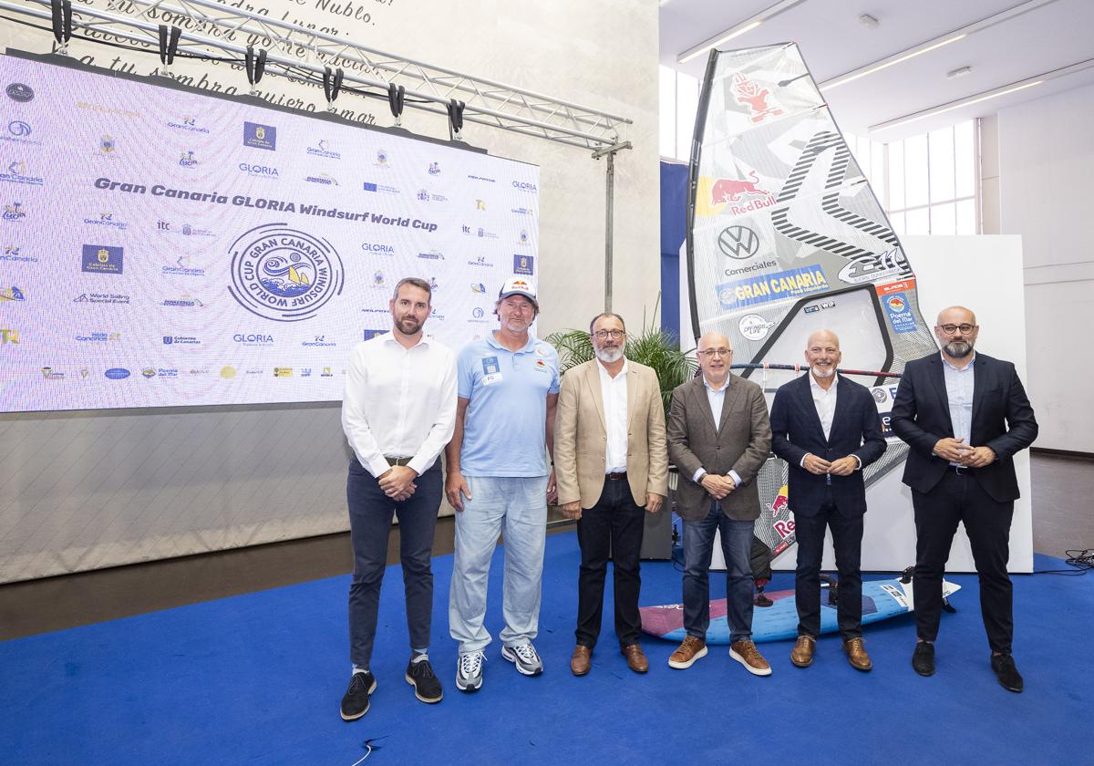 La élite del windsurf mundial se da cita en la playa grancanaria de Pozo Izquierdo