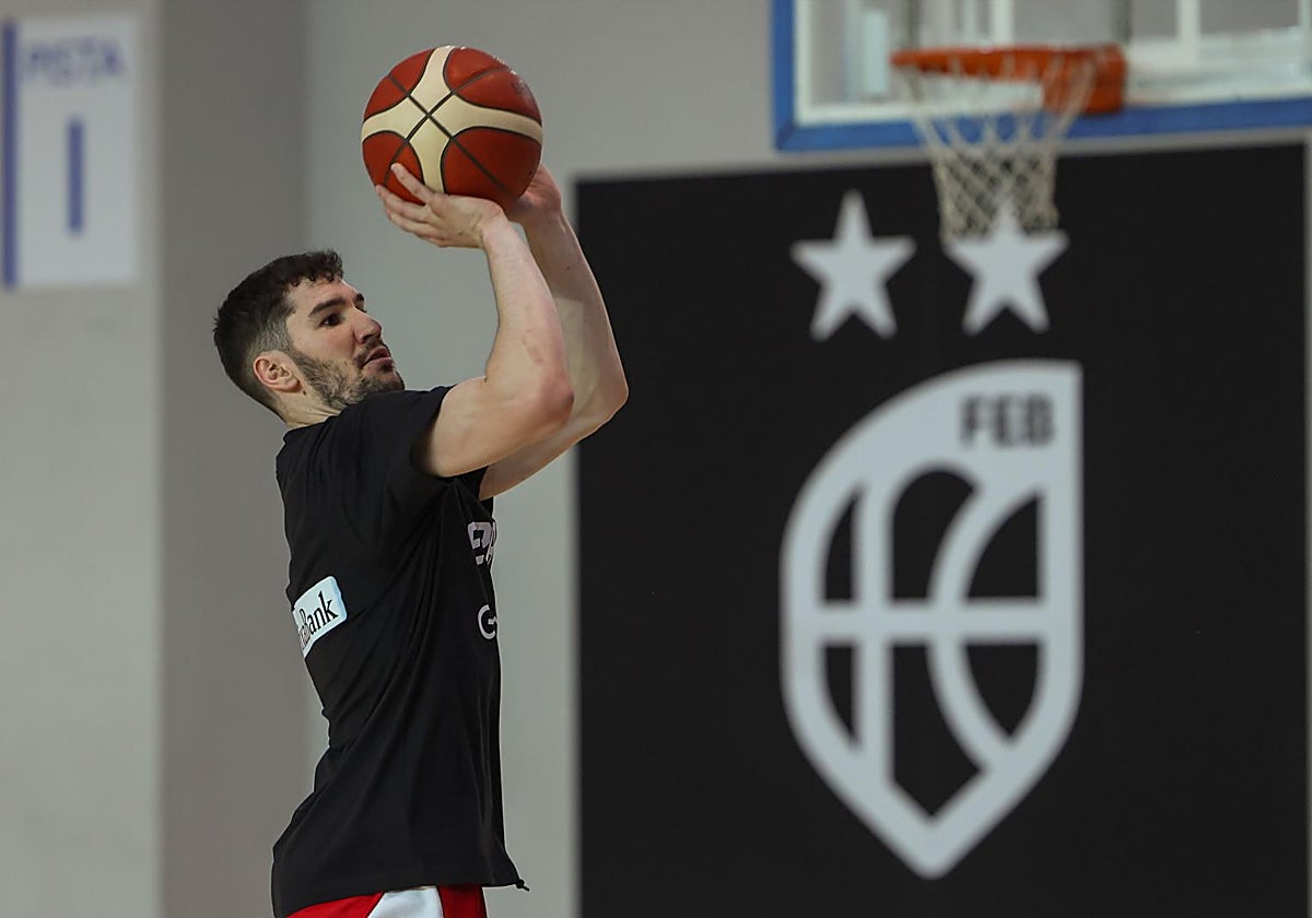 Darío Brizuela durante un entrenamiento de la selección española