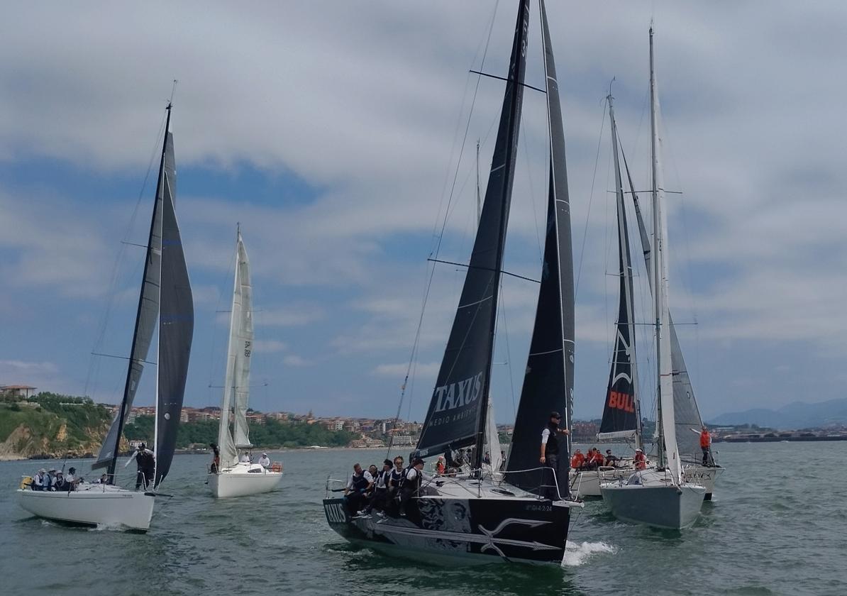 La Ballena de Oro salió de Getxo hacia Donosti