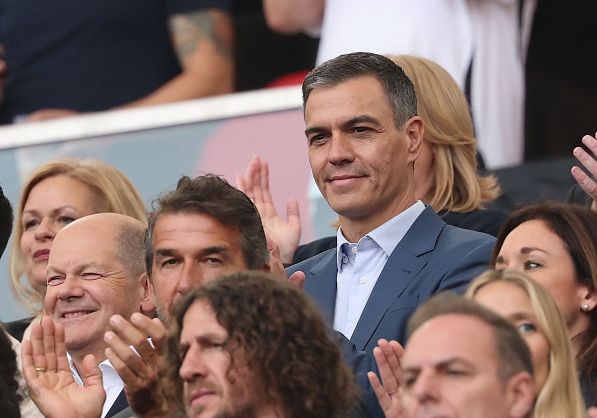 Pedro Sánchez, en el palco del España-Alemania de la Eurocopa