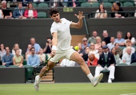 Cuando quiere y como quiere, Alcaraz se clasifica para la final de Wimbledon