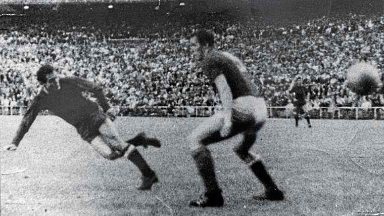Marcelino marca el gol que fue el más significativo de España durante 44 años.