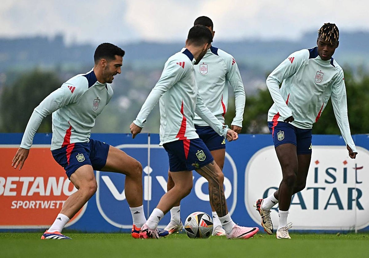 Los jugadores de la selección española se ejercitan por última vez en la Selva Negra antes de poner rumbo a Berlín para disputar la final de la Eurocopa