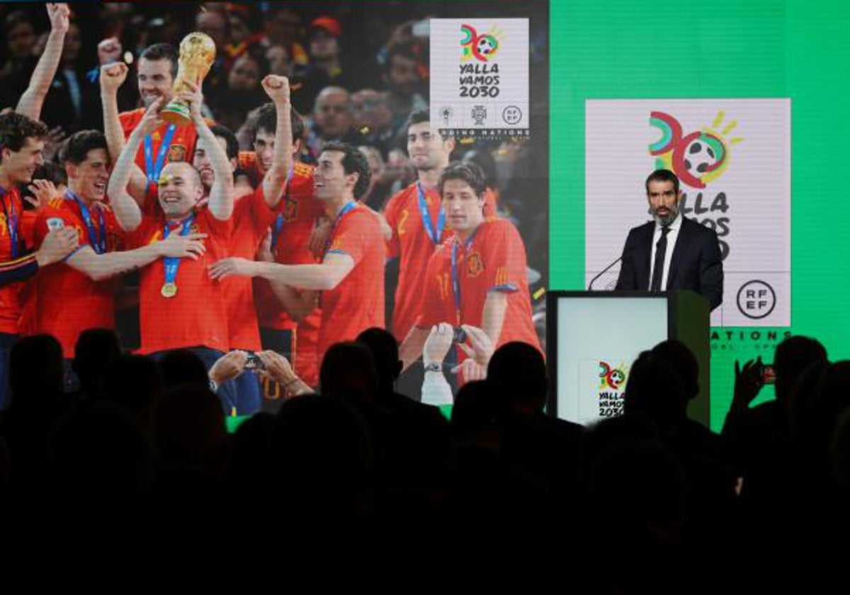 Fernando Sanz, miembro del comité organizador, en una presentación del Mundial 2030