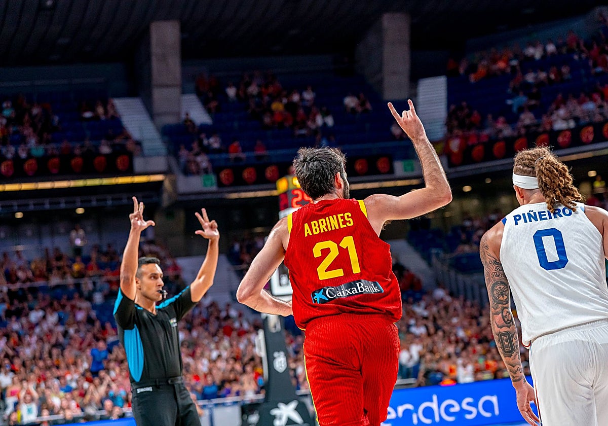 Abrines, tras anotar un triple ante Puerto Rico