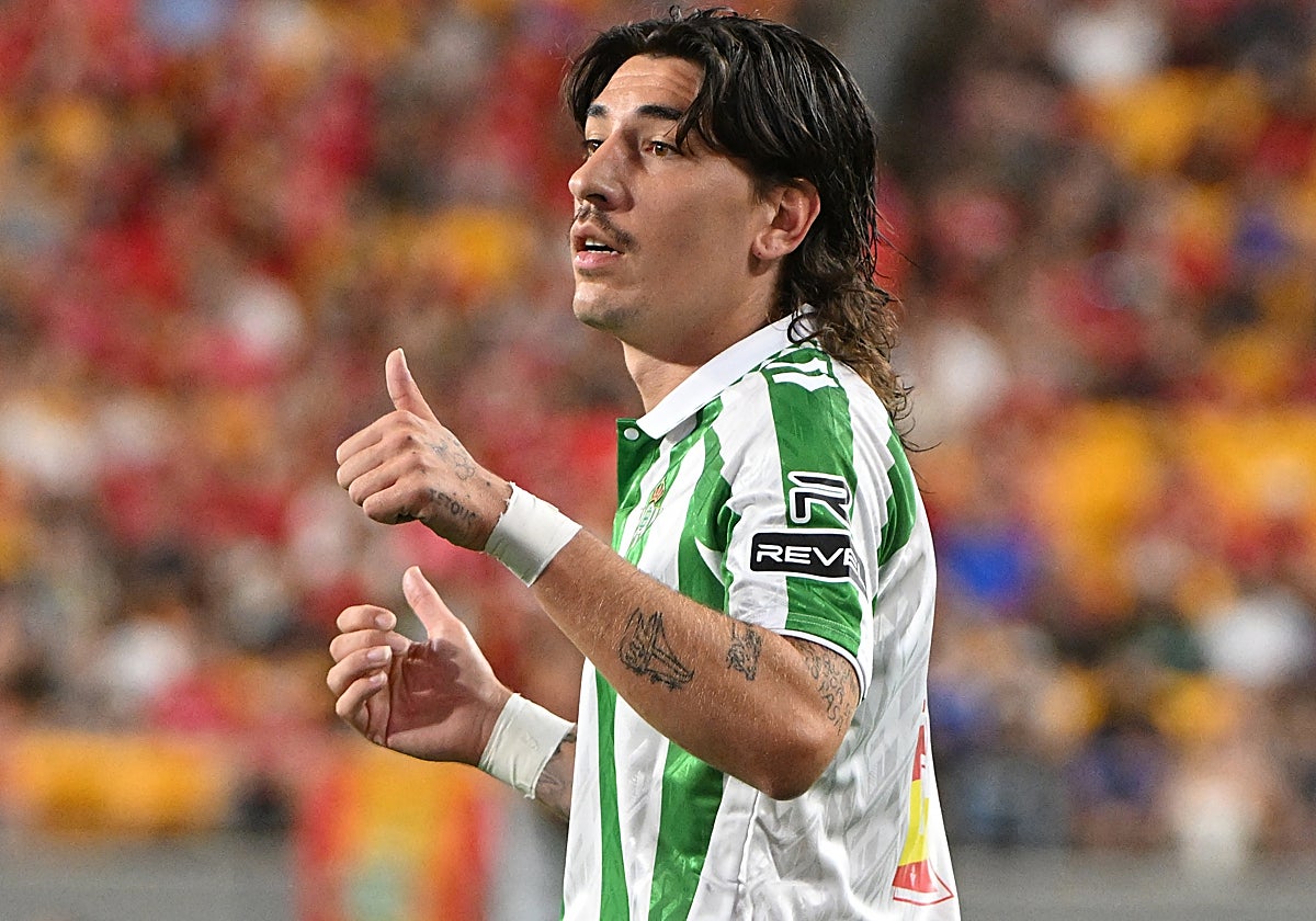 Héctor Bellerín, durante el partido ante el Liverpool