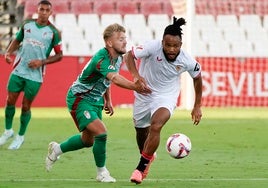 Sevilla FC - Granada CF (2-0): Con dos puñales por banda