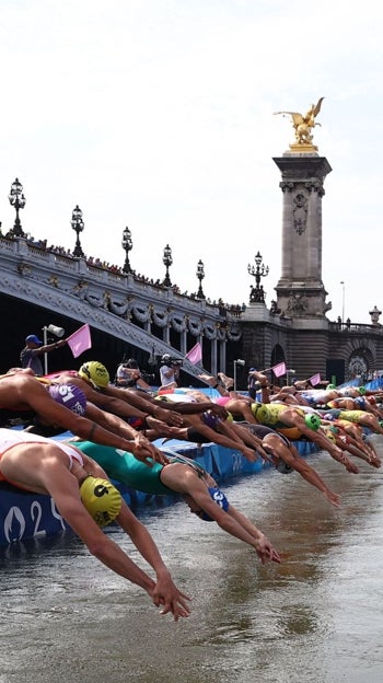 Inicio de la prueba de Triatlón masculino en París 2024