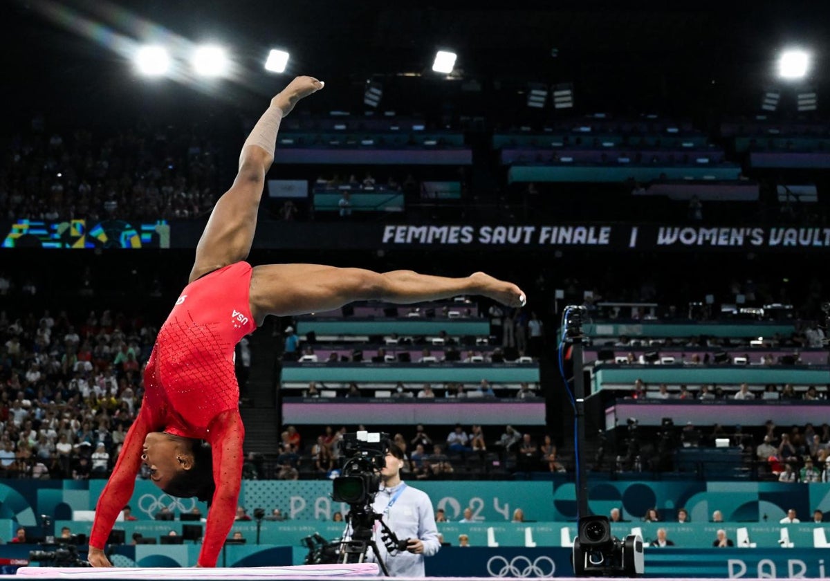 Simone Biles, en su salto