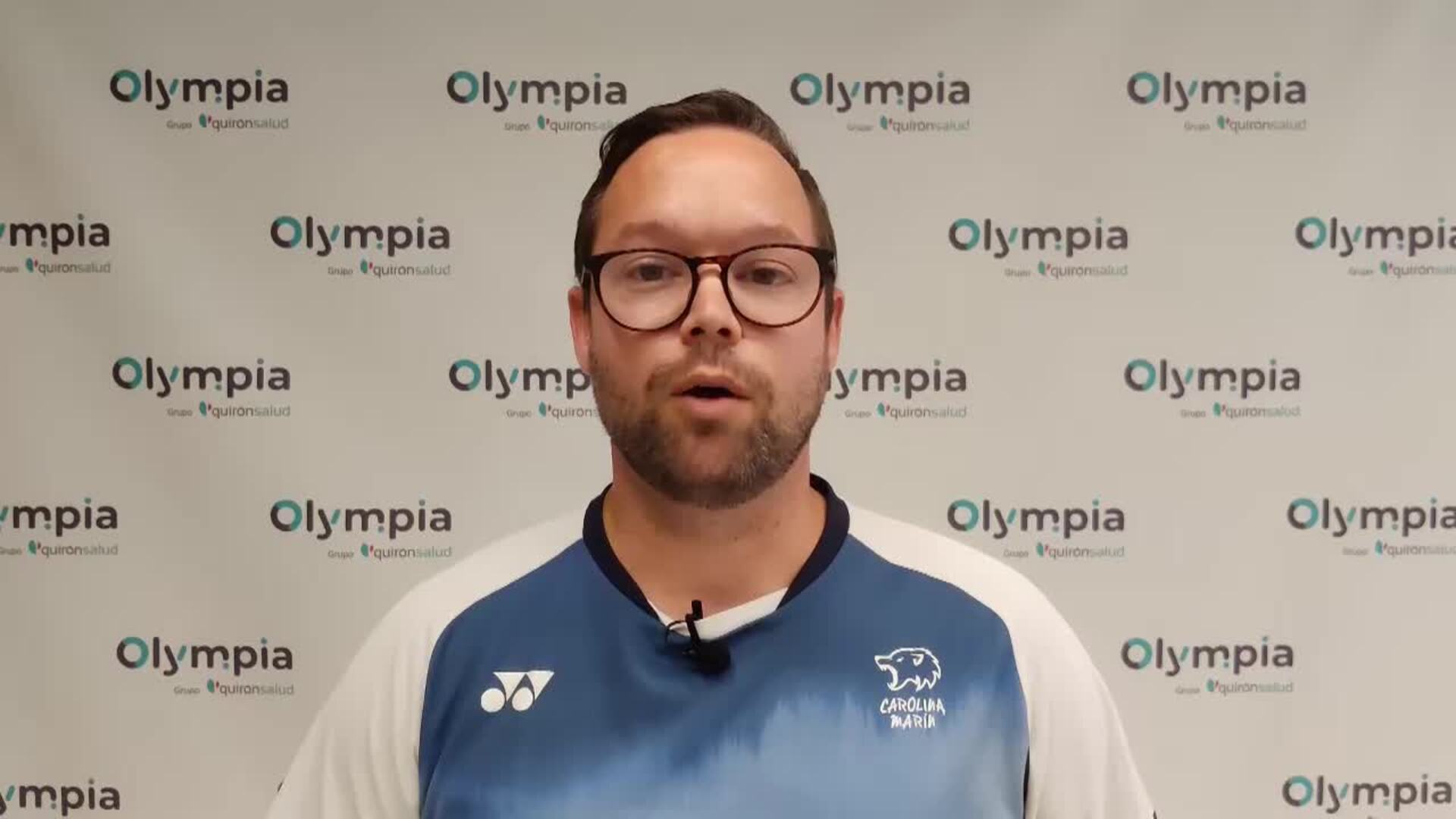 Carolina Marín, arropada por su familia y de “buen humor” tras ser operada con éxito