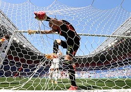 España consuma su hundimiento y se queda sin medalla