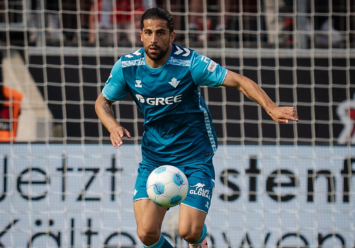 Ricardo Rodríguez, en su debut con el Betis en el amistoso de pretemporada frente al Bayer Leverkusen