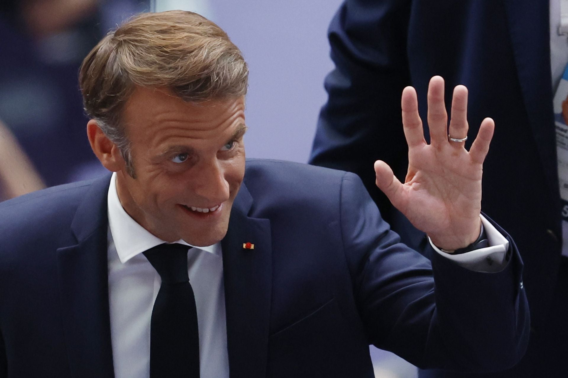 El presidente de Francia Emmanuel Macron durante la ceremonia de clausura de los Juegos Olímpicos de París 2024