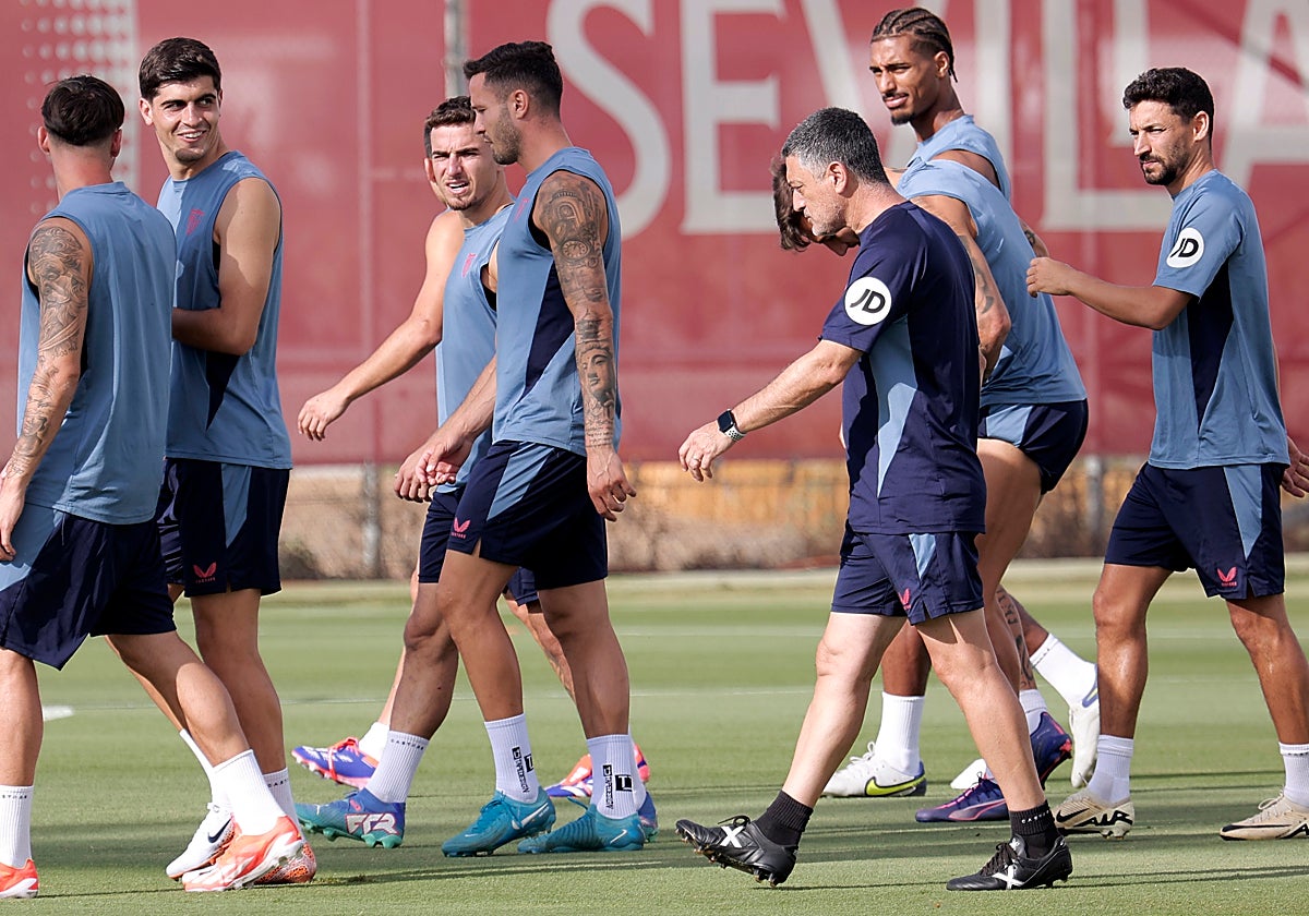 Entrenamiento del Sevilla en la ciudad deportiva