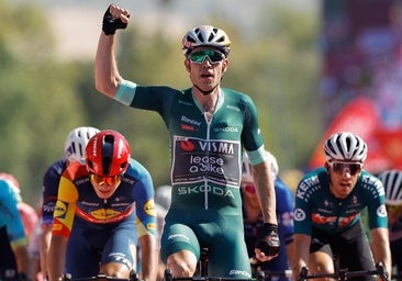 Van Aert vuelve a sacar músculo en la Vuelta