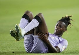 Nico se va de vacío y con pitos de Montjuic