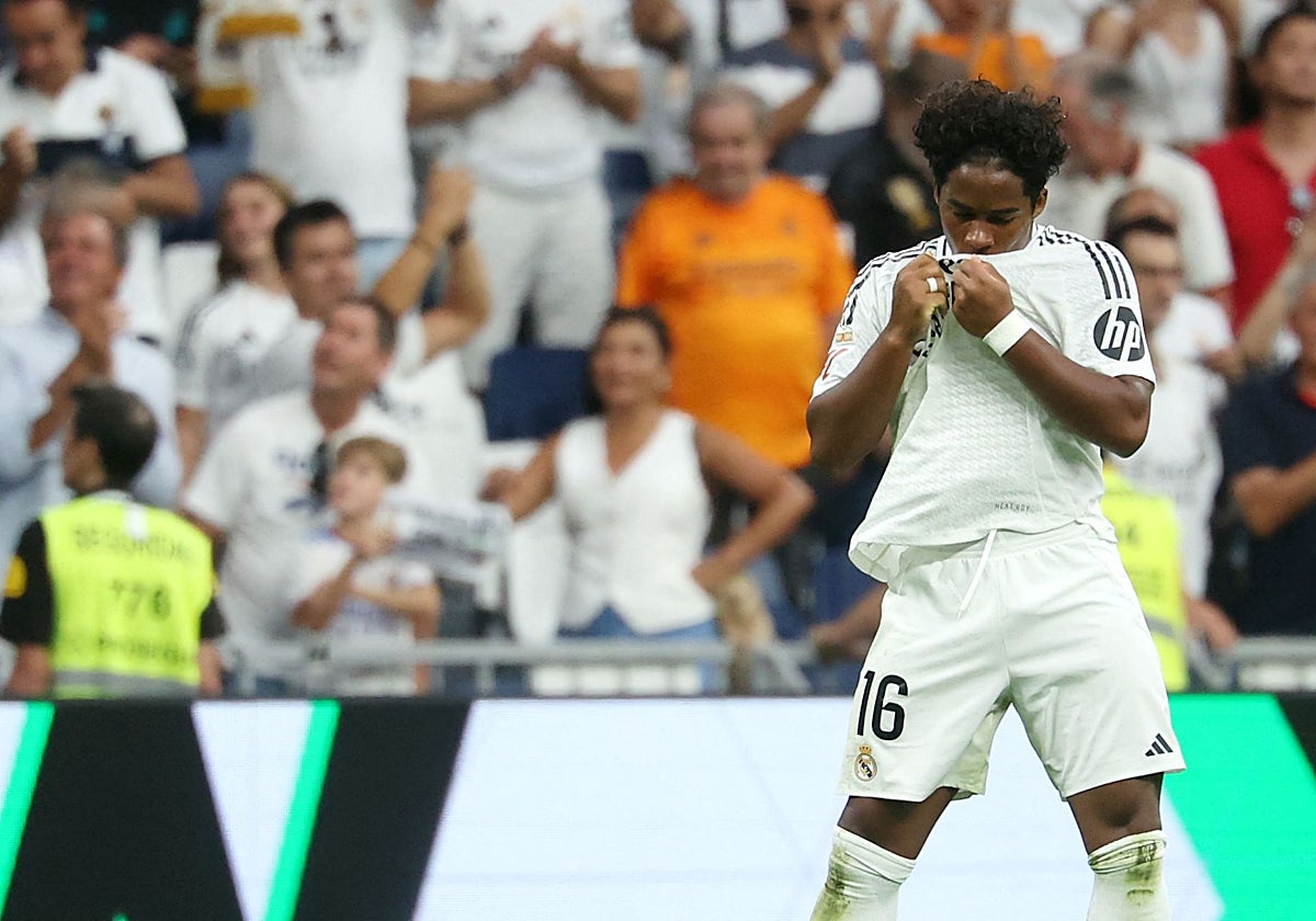 Endrick celebra el tercer gol del Real Madrid