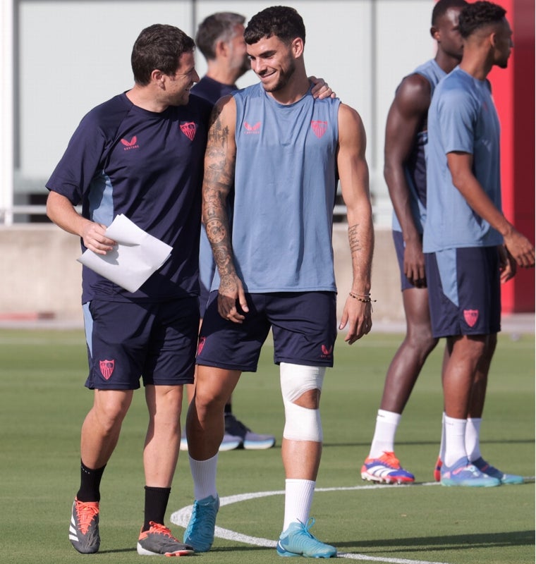 Isaac, con un aparatoso vendaje durante el entrenamiento del lunes