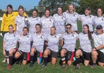 Controversia con un equipo femenino tras ganar la liga con cinco futbolistas trans