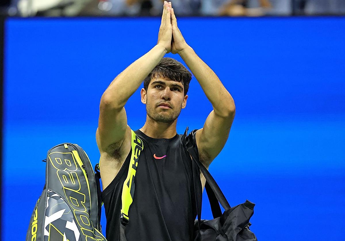 Alcaraz pide perdón a los aficionados tras su derrota en segunda ronda