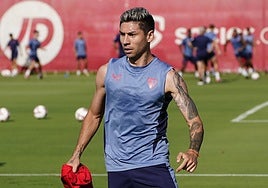 Gonzalo Montiel se queda en el Sevilla FC