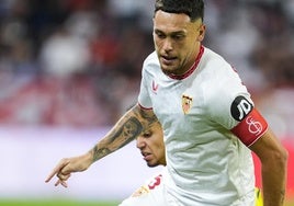 El Sevilla FC pide más por Ocampos y tantea a Memphis Depay como sustituto
