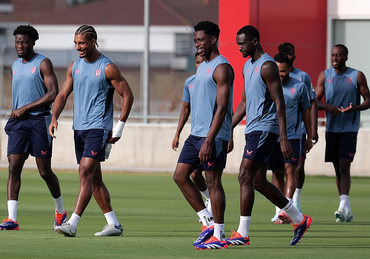 Entrenamiento del Sevilla previo al duelo ante el Girona
