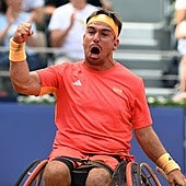 El español que ha silenciado a la Philippe-Chatrier y que con ocho años ya calzaba un 45