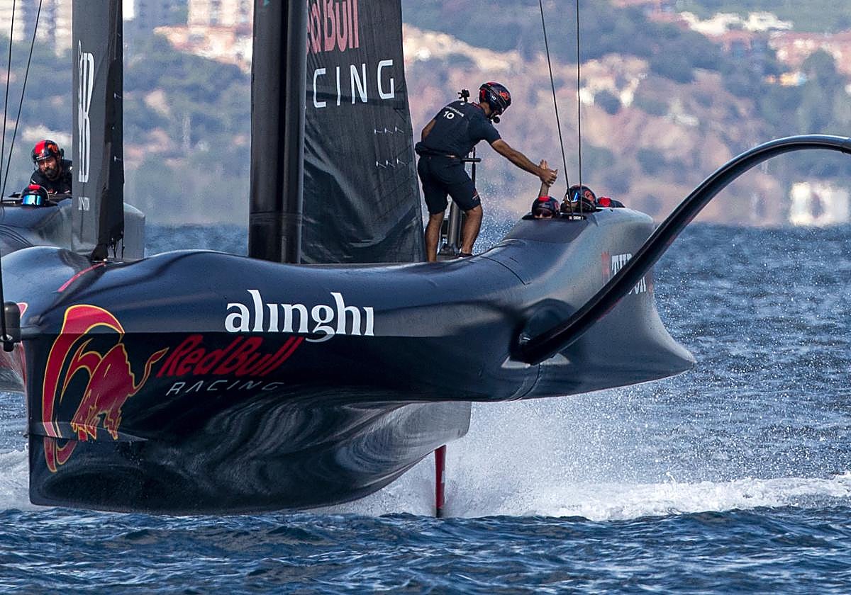 Comienza la remontada de «Alinghi» en la Louis Vuitton Cup