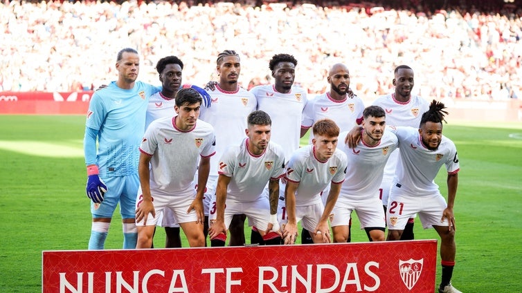 La plantilla del Sevilla FC se devalúa en casi 240 millones en el último lustro