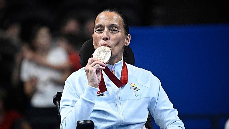 Una sonrisa eterna y 92 medallas: El universo de Teresa Perales