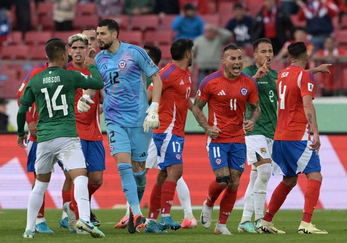 Trifulca entra los jugadores de ambos equipos tras el gol