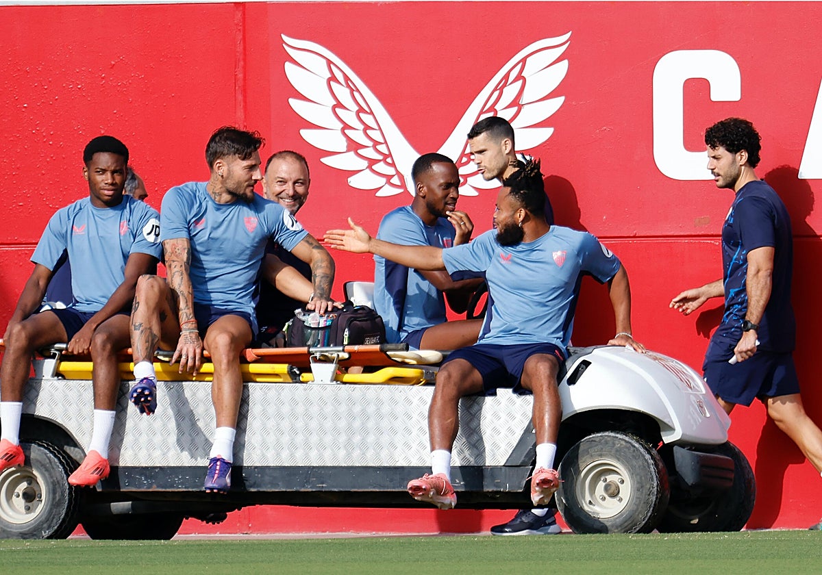 Entrenamiento del Sevilla en la ciudad deportiva este miércoles