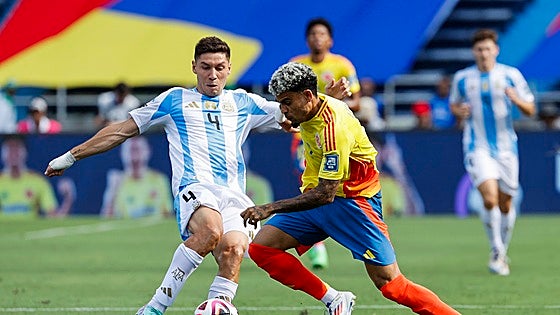 Montiel, titular con Argentina y sustituido al descanso