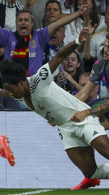 Momento del derribo de Endrick