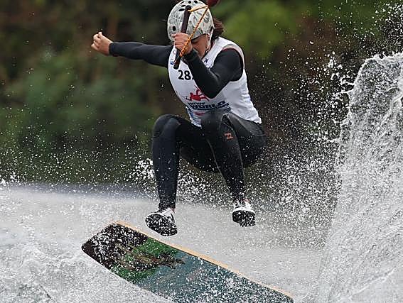 Ane Armas Segovia, campeona del mundo de wakeskate sub18