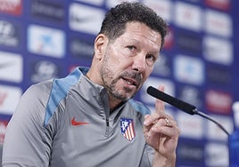 Simeone tira de ironía al referirse a los horarios: «Hay gente que trabaja muy bien»