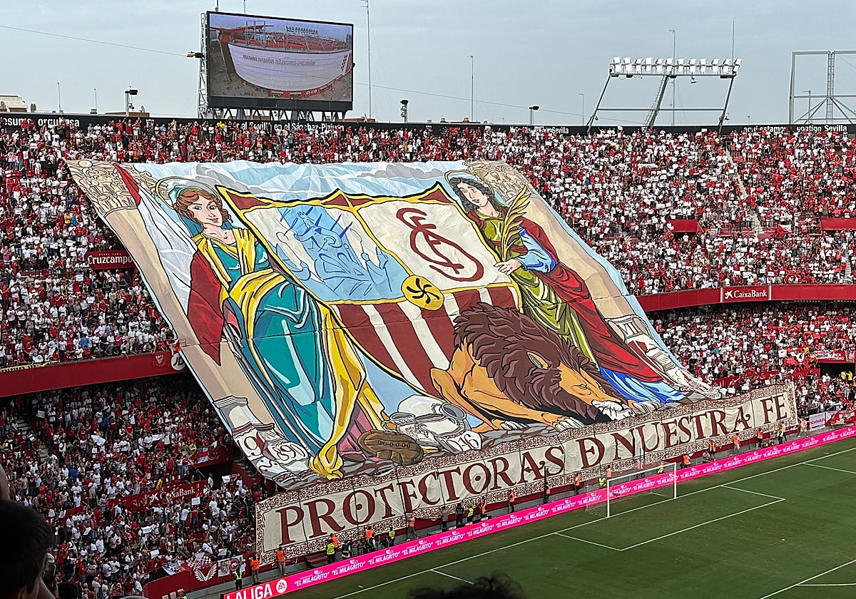 Tifo desplegado en Gol Norte en el Ramón Sánchez-Pizjuán