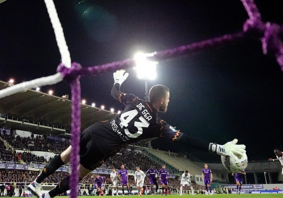 De Gea detuvo dos penaltis en la victoria de la Fiorentina ante el Milan