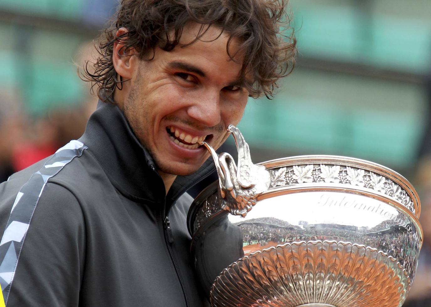 2012 - Interrumpida por la lluvia, la final de Roland Garros en 2012 se disputó en dos días. En aquel momento, Djokovic era el número uno del mundo, pero Nadal volvió a imponerse