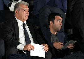 Joan Laporta, junto a Deco, director deportivo del Barça