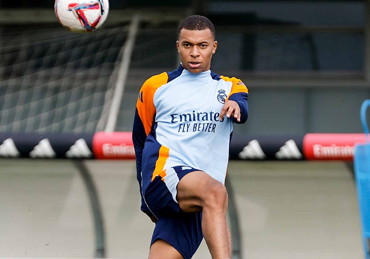 Mbappé, durante el entrenamiento de este martes